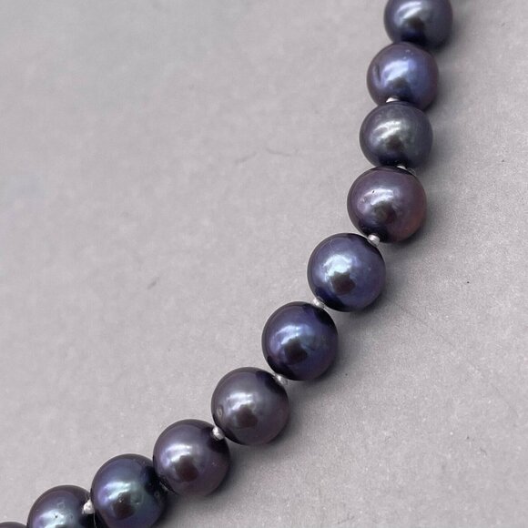 14K 585 Gold Clasp Pearl Necklace Fish Hook Closure 17.5 Inches - Picture 3 of 8